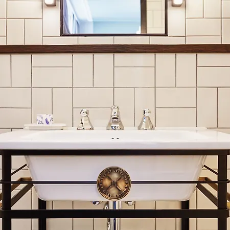 The Hoxton, Hotel 4*