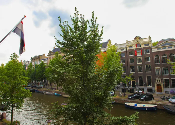 The Hoxton, Отель 4*