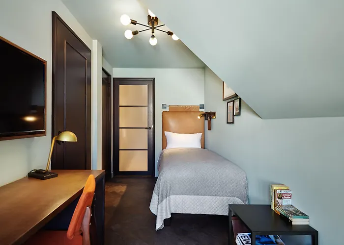 The Hoxton, Hotel 4*